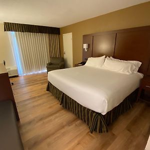 Mobility Accessible 1 King Bed Non Smoking Wi-Fi